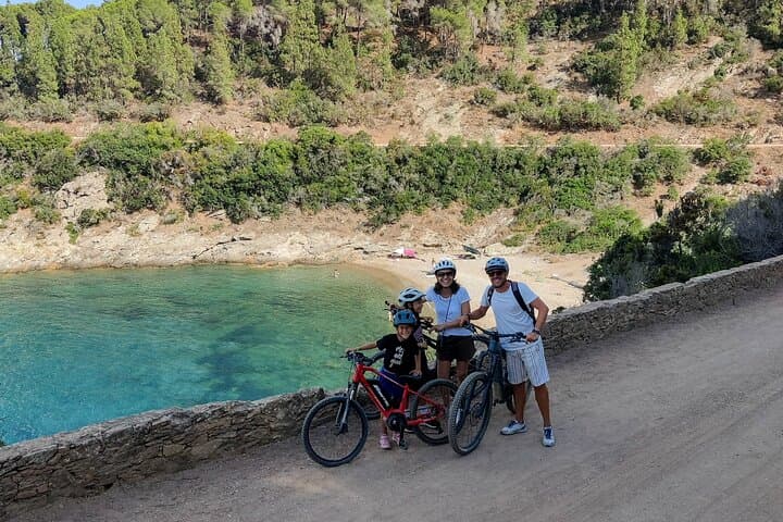 Family E-Bike Tour on Elba’s Costa dei Gabbiani: Beaches, Trails & Views