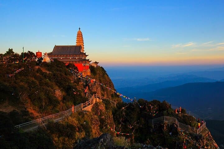 Jizu Mountain Private Tour: Hike to Golden Summit from Dali photo 2