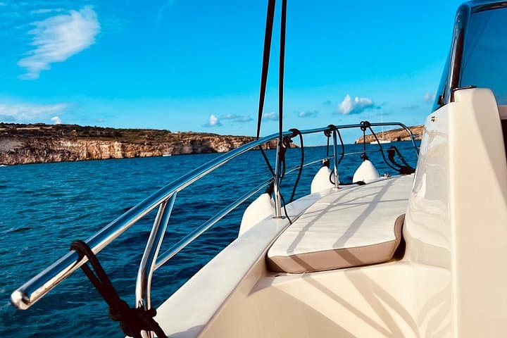 Private Speed Boat Charter to Comino & the Blue Lagoon — Malta Cruise Experience photo 4