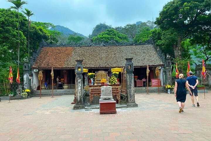 Tam Coc & Hoa Lu Day Trip from Hanoi: Bike Rice Fields, Sampan Boat & Local Family Visit photo 6