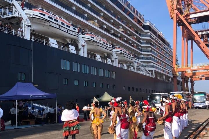 Colombo Shore Excursion: Authentic Half-Day Port Tour of Temples, Markets & Museum photo 2