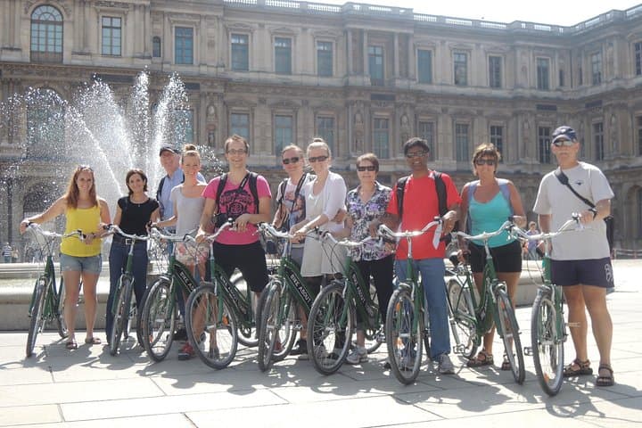Paris Highlights Bike Tour: 3-Hour Guided Ride to Eiffel, Louvre & Notre-Dame photo 1