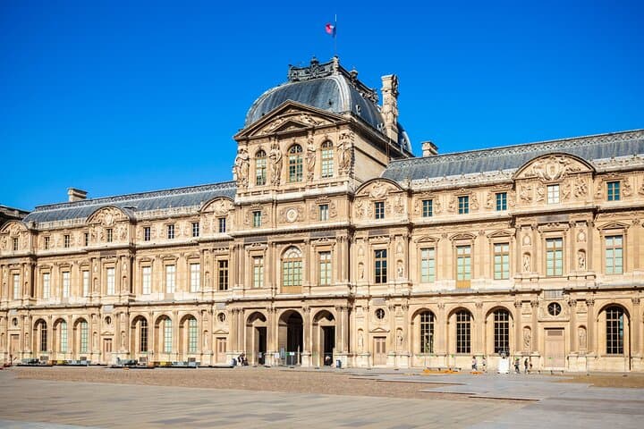 Paris Essentials City Card: Skip-the-Line Pass to Eiffel, Louvre & Versailles photo 4