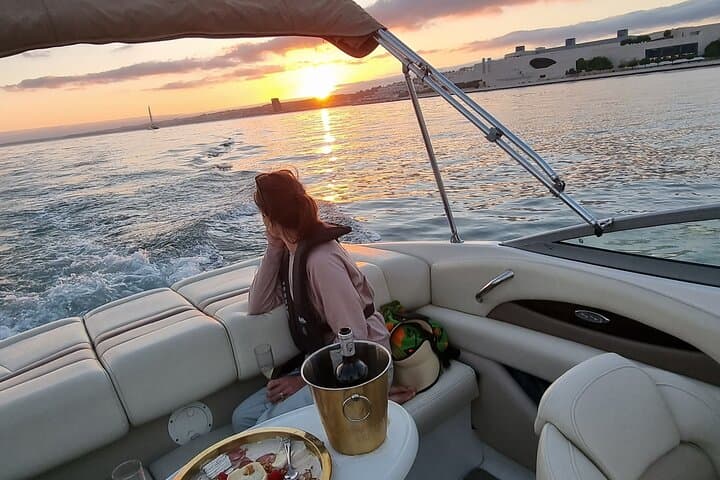 Sunset Private Boat Tour on the Tagus River — Lisbon Luxury Cruise photo 4