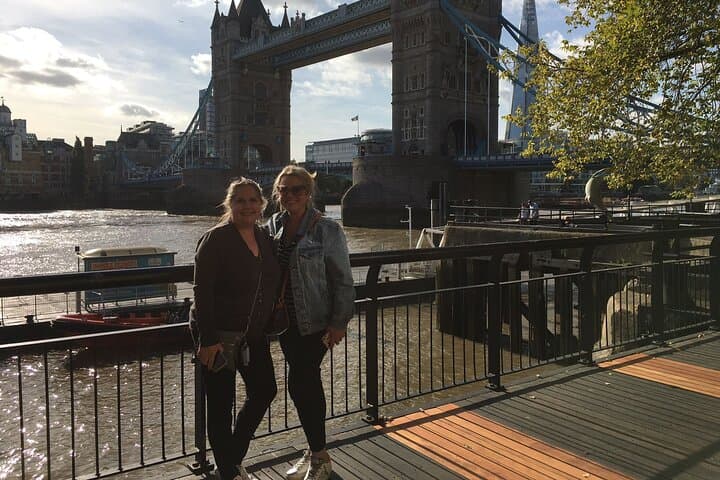 Explore London in a Classic Black Taxi: 3-Hour Private Guided Tour photo 3