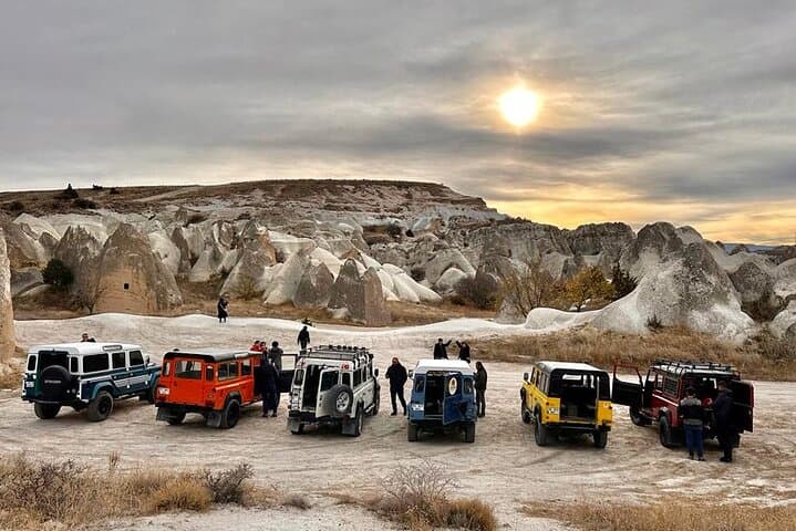 Private Cappadocia Jeep Safari: Sunrise or Sunset Champagne Experience