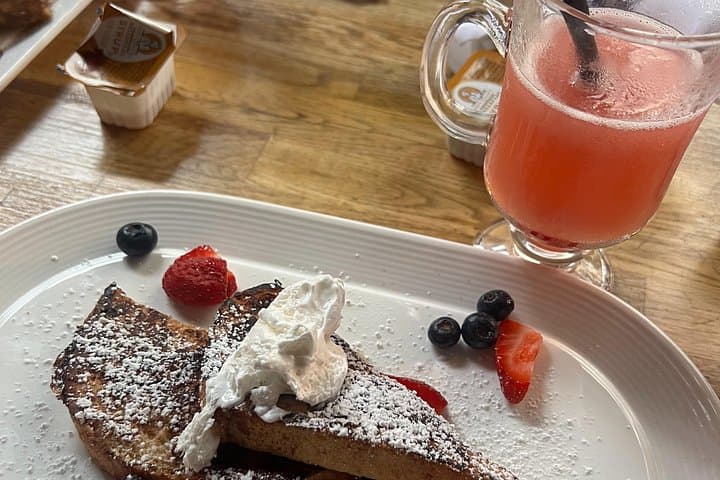 Midtown Atlanta Boozy Brunch Tour: Guided Food & Cocktail Walking Experience photo 2