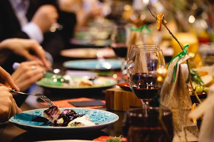 Historic Bites and Southern Delights: Charleston Food and History Walking Tour