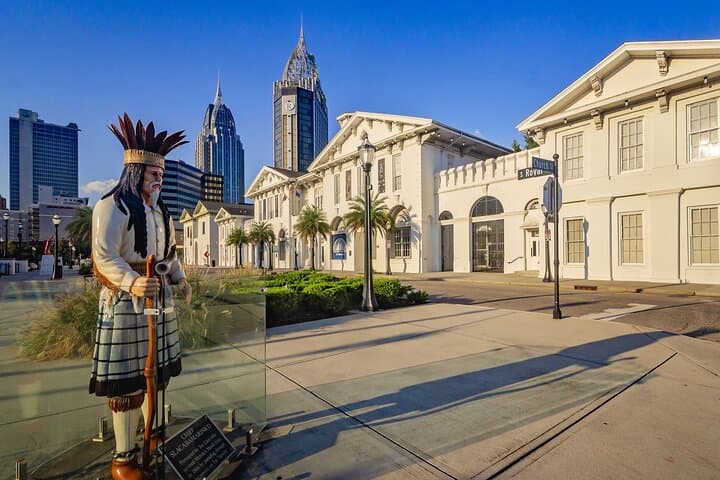 Mobile Downtown Smartphone Audio Walking Tour — Self-Guided Historic Stroll photo 2