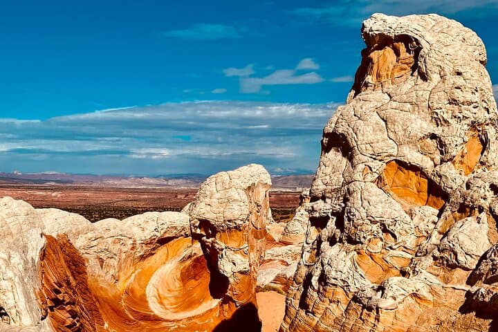 White Pocket Morning Off‑Road Guided Hike from Kanab — Vermilion Cliffs Discovery photo 2