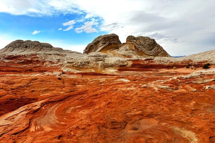 White Pocket Morning Off‑Road Guided Hike from Kanab — Vermilion Cliffs Discovery photo 3
