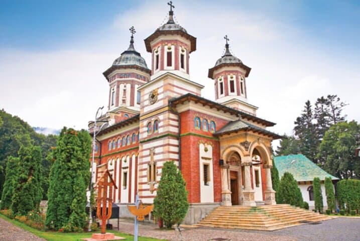 Peleș and Pelișor: Private Day Tour to Sinaia's Royal Castles photo 2