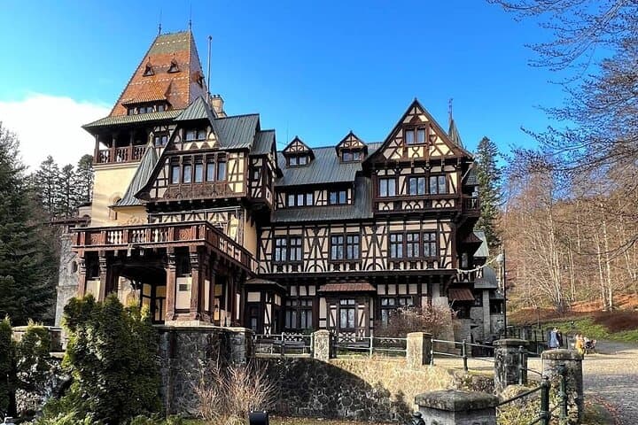 Peleș and Pelișor: Private Day Tour to Sinaia's Royal Castles photo 3