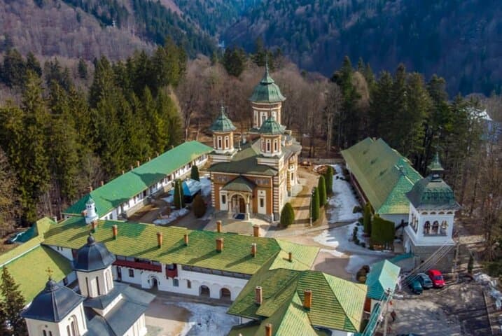 Peleș and Pelișor: Private Day Tour to Sinaia's Royal Castles photo 4