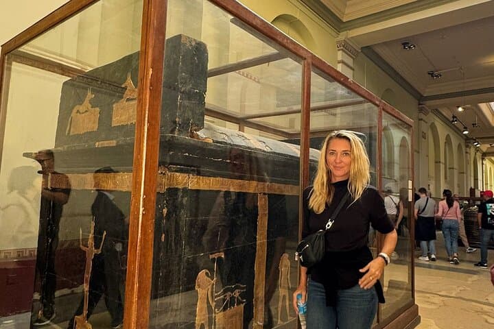 VIP Cairo Day Trip from Hurghada: Giza Pyramids, Egyptian Museum & Khan el-Khalili photo 2
