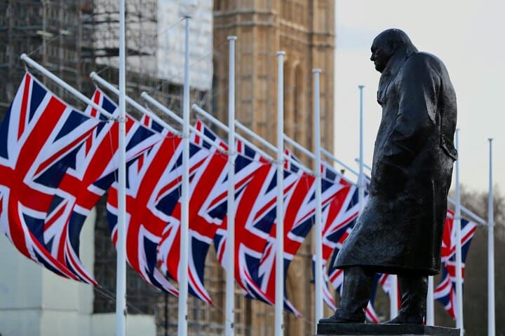 Churchill War Rooms & Wartime London Walk — Semi-Private Tour (2.5 hrs)