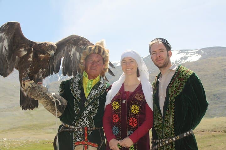 Golden Eagle Festival Bayan-Ölgii Mongolia: Eagle Hunting, Altai Peaks & Nomad Culture photo 4