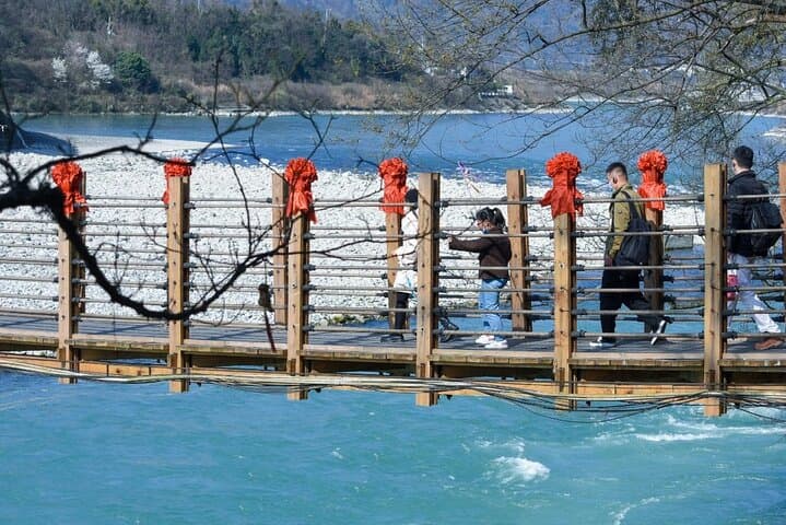 Explore Dujiangyan and Mount Qingcheng: Ancient Irrigation and Taoist Trails from Chengdu photo 5