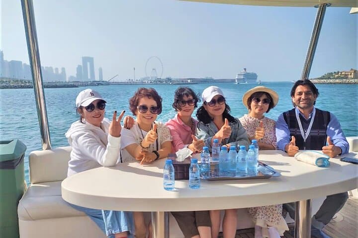 Dubai Dhow Cruise Dinner: Nighttime Skyline Cruise with Buffet & Transfers