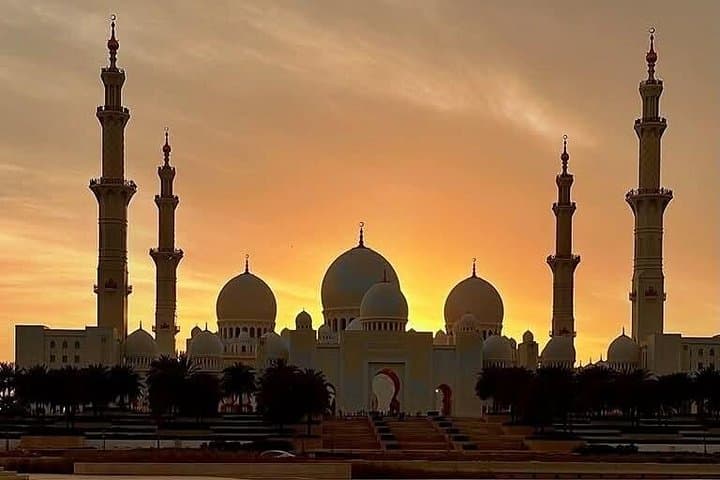 Private Abu Dhabi City Tour with Louvre Abu Dhabi Ticket — Sheikh Zayed, Emirates Palace & Heritage Stops photo 1