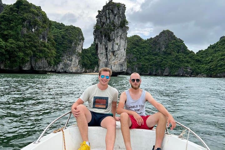 Private Canoe Tour: Discover Halong & Lan Ha Bay’s Dark and Bright Caves photo 2
