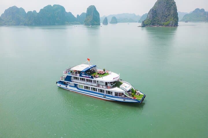 Halong Bay Deluxe Day Cruise: Kayaking, Surprising Cave & Titov Island photo 2