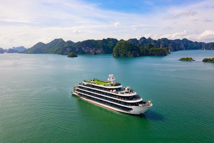 Luxury 2-Day Ha Long & Lan Ha Bay Cruise with Balcony Cabin and Kayaking