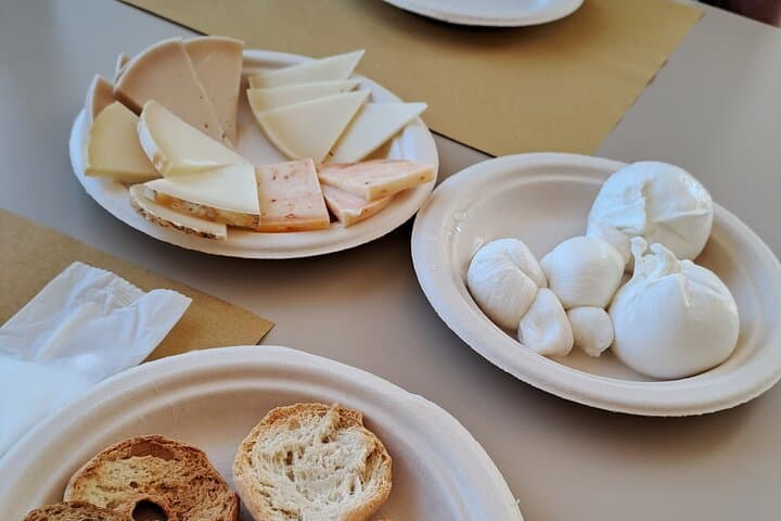 E‑bike Itria Valley: Martina Franca, Locorotondo & Dairy Tasting photo 3
