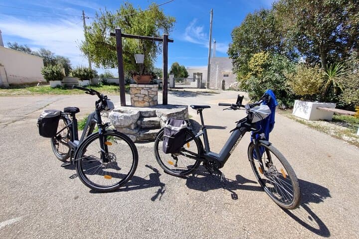 E‑bike Itria Valley: Martina Franca, Locorotondo & Dairy Tasting photo 4