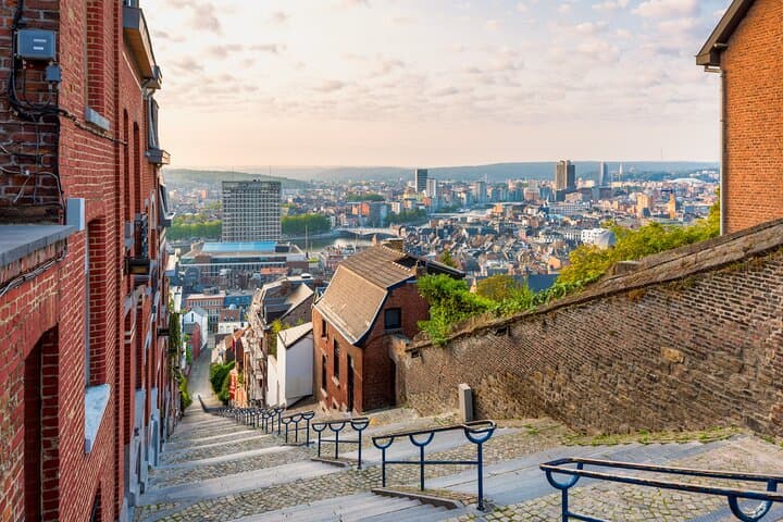 Private Amsterdam to Luxembourg Transfer with 2-Hour Liège Stop