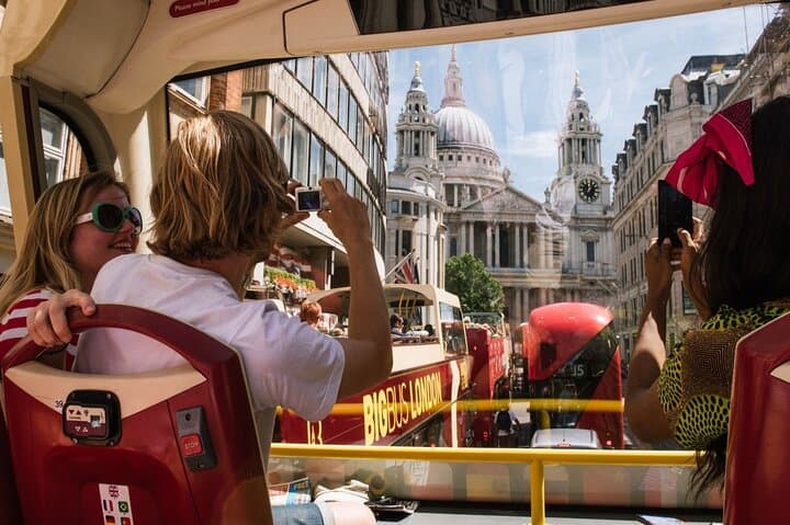 London in a Day from Edinburgh: Hop‑On Bus & London Eye Experience photo 3