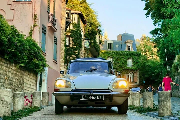 Paris in a Citroën DS: Private 3-Hour Vintage Open-Top City Tour photo 1