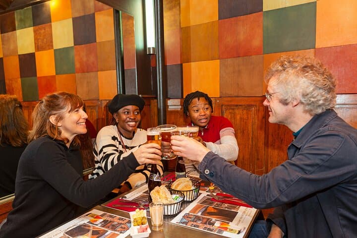 Mitte Food Walking Tour: Full Meal & Drinks with Local Guide in Berlin