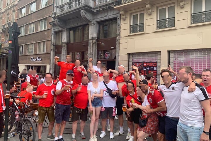 Brussels City Challenge: Team Scavenger Hunt Across Grand Place photo 3