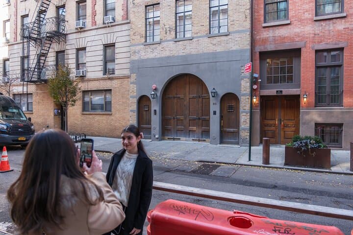 Explore Taylor Swift's NYC: Private Hotspots Walking Tour photo 6