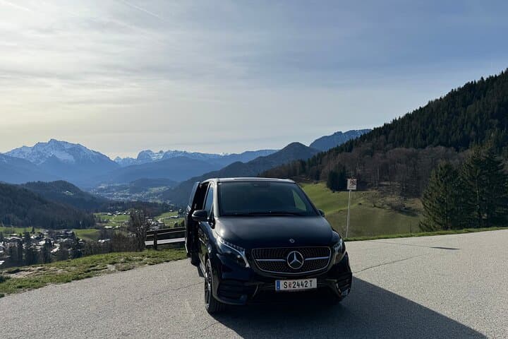Do-Re-Mi Alpine Tour from Salzburg to the Bavarian Alps and Picnic Meadow photo 4