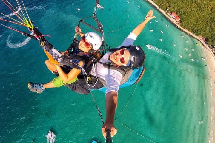 Tandem Paragliding Over Koh Larn: Pattaya’s Aerial Adventure