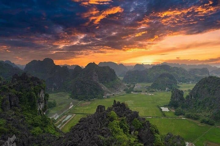 Ninh Binh: Hoa Lu, Trang An & Hang Mua Day Hike from Hanoi photo 5