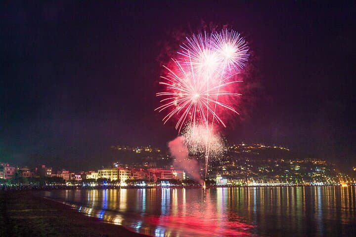Sant Joan Fireworks Boat Cruise in Roses — Bay of Roses Night Experience