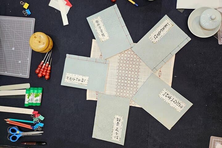Make Your Own Traditional Korean Notebook in Insadong, Seoul photo 6