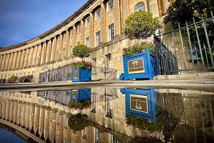 Bath Smartphone Photography Walking Tour — Capture Roman Baths, Royal Crescent & Bath Abbey photo 6