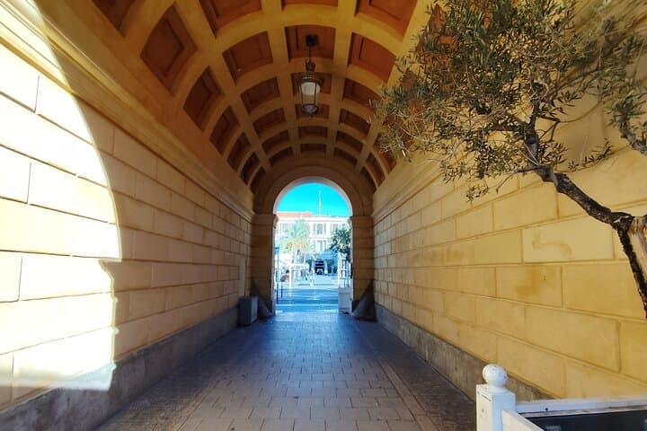 Electric Bike Taxi Family Tour of Nice — 1-Hour City Highlights photo 5