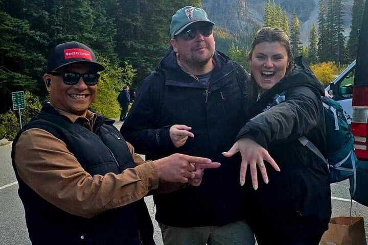 Private Banff Day Tour: Lake Louise & Moraine Lake from Calgary