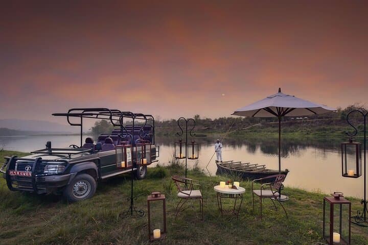 Chitwan Elegance: 3-Day Luxury Wildlife Safari at Barahi Jungle Lodge photo 1