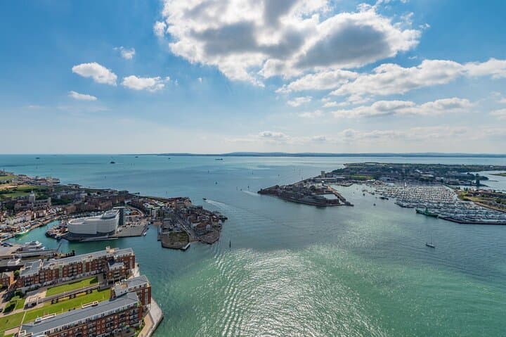 Spinnaker Tower & Portsmouth by Rail: Day Tour from London photo 3
