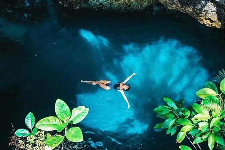 Blue Hole Mineral Spring and Rick's Cafe Tour from Montego Bay — Swim, Cliff Dives & Sunset photo 4