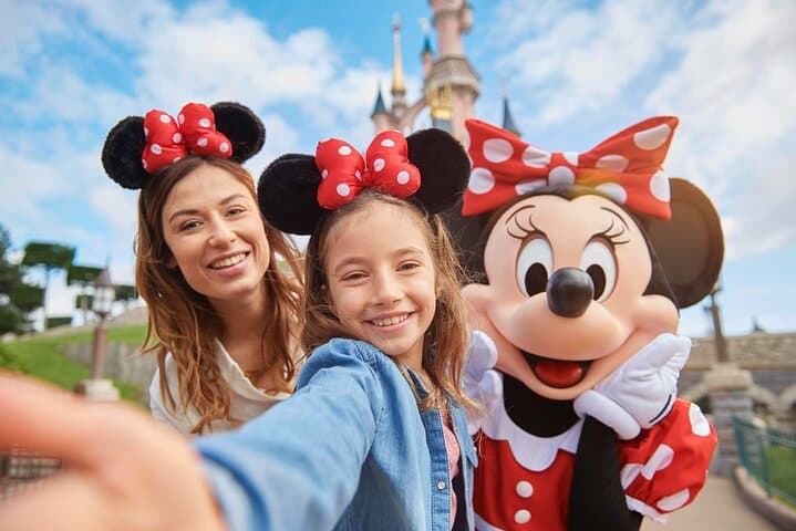 One-Day Disneyland Paris with Round-Trip Transport from Paris