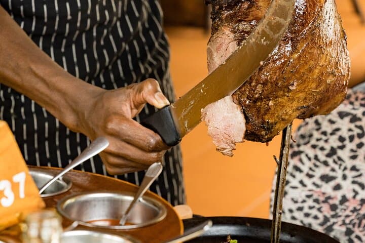 Nairobi Day Trip: Giraffe Centre, Karen Blixen Museum & Carnivore Lunch