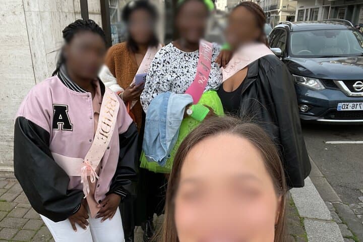 Tours City Challenge: Interactive Bachelor Party Game Through Historic Streets photo 3