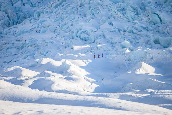 Glacier Hiking in Skaftafell: 3-Hour Vatnajökull Ice Trek for Beginners